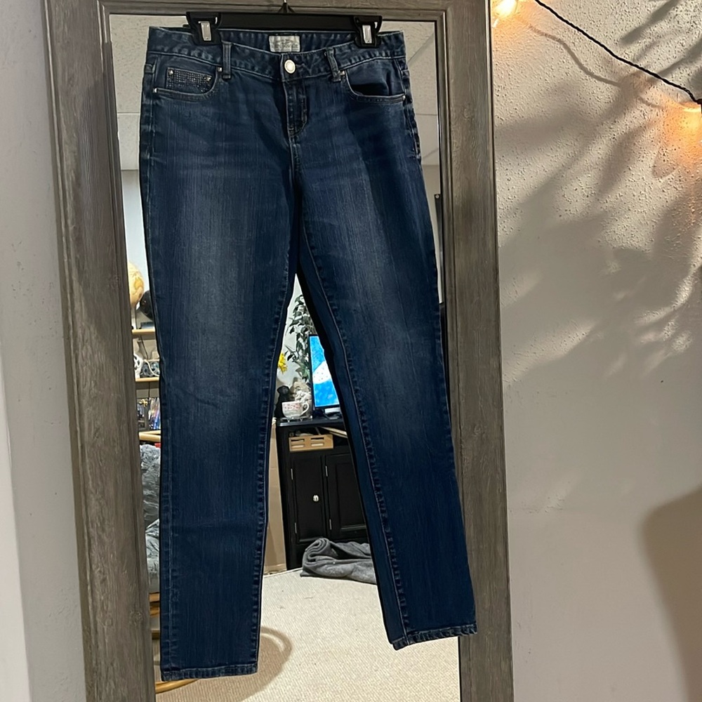Cute Aeropostale with bedazzled detail on the back pockets.